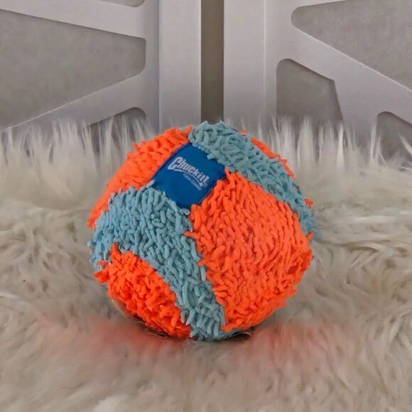 Chuckit! Indoor Durable Fabric Ball Fetch Dog Toy 14" Diameter - Picture 2 of 4